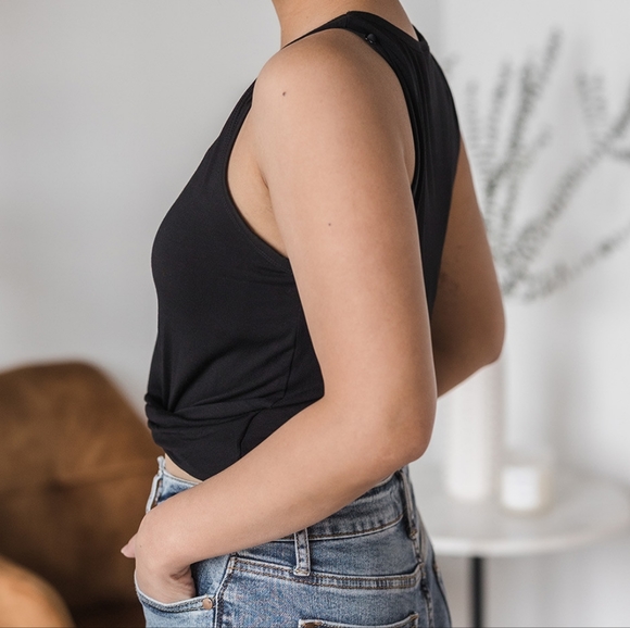 🌻2 for $20 | Zenana Knotted Crop Tank Top - Picture 2 of 11